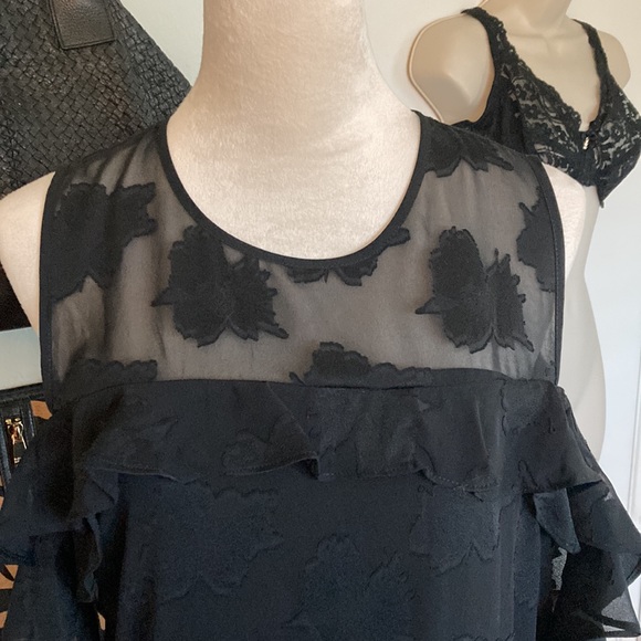 BNWT GORGEOUS BLACK DRESS - Picture 2 of 11